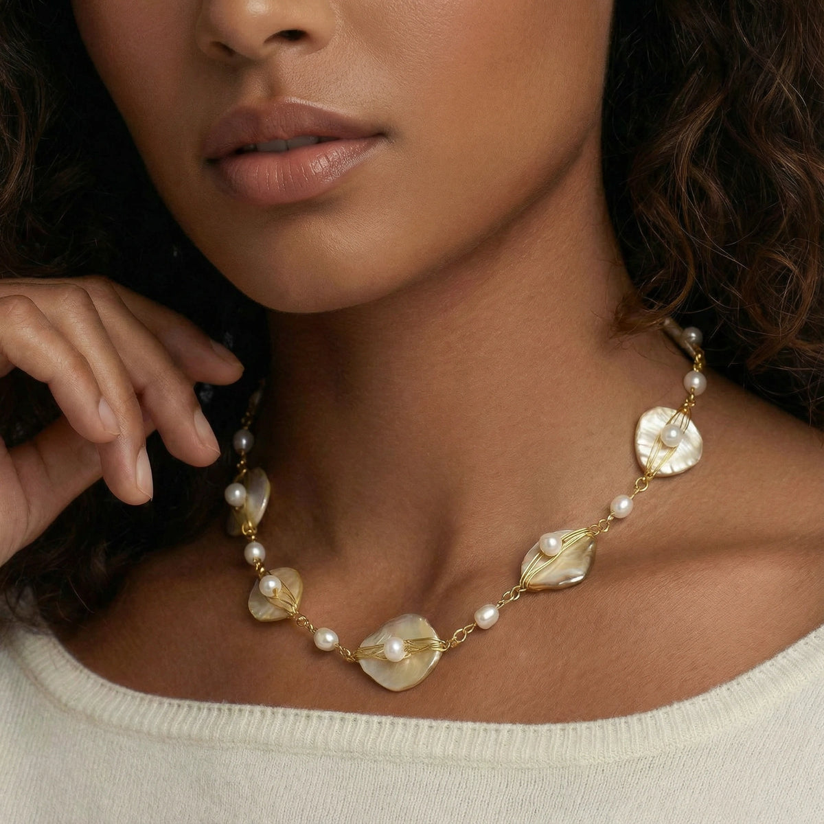 Golden Leaf Pearl Necklace - VettedArc