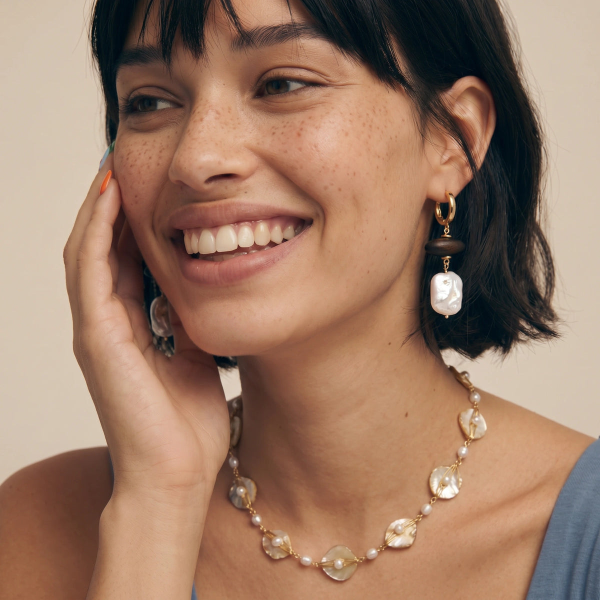 Golden Leaf Pearl Necklace - VettedArc