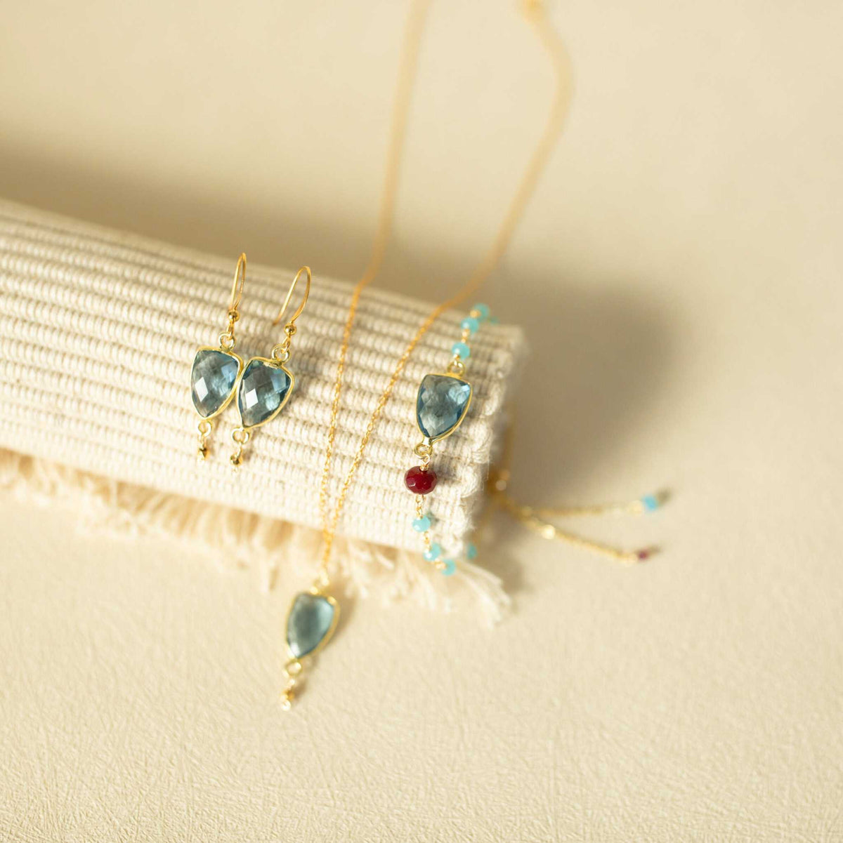 London Blue Quartz Gold Isla BraceletLightweight and timeless, our Isla Bracelet is made to be cherished and worn often—adding polish to everyday looks while elevating special moments.
A modern classicBraceletsPARKEN JEWELRYVettedArcLondon Blue quartz