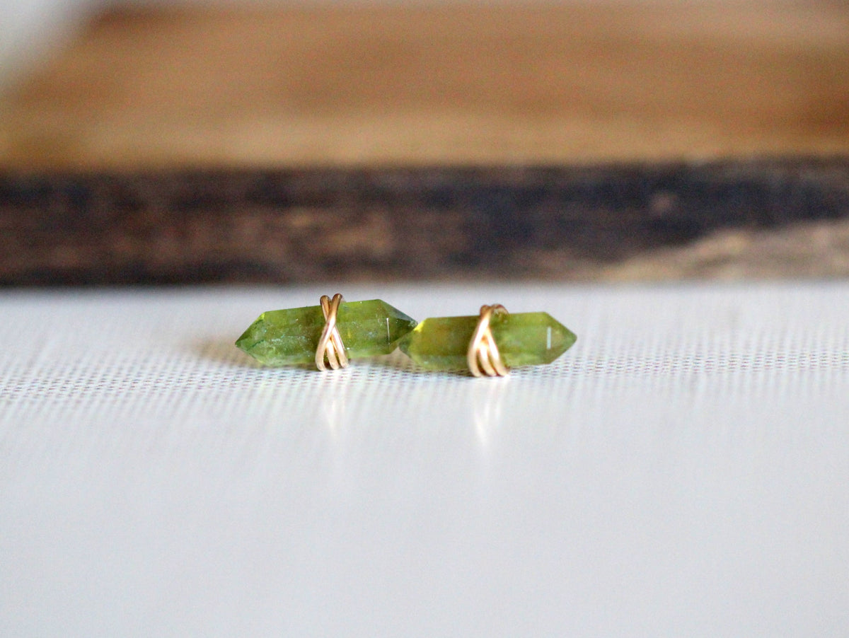 Crest Studs - Peridot