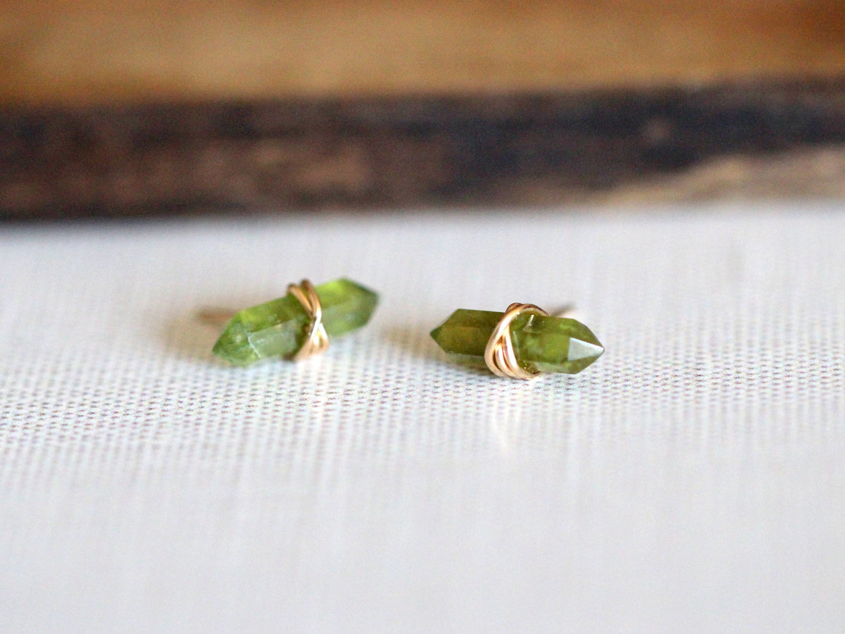 Crest Studs - Peridot