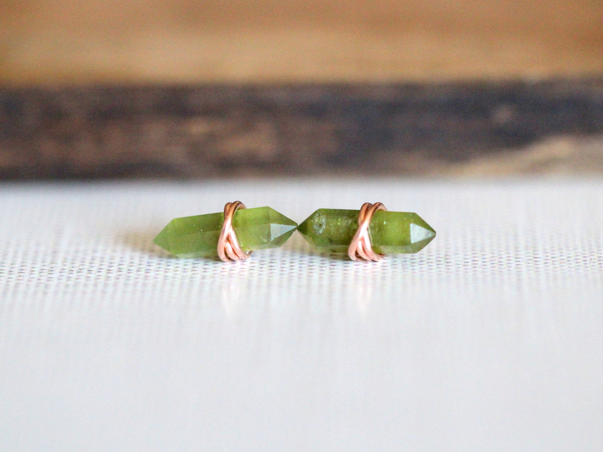 Crest Studs - Peridot