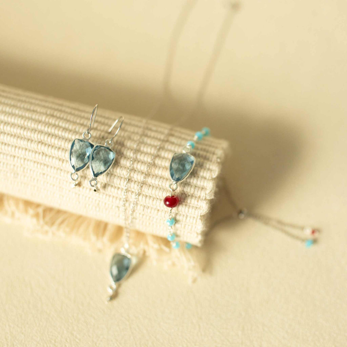 London Blue Quartz Gold Isla BraceletLightweight and timeless, our Isla Bracelet is made to be cherished and worn often—adding polish to everyday looks while elevating special moments. 
A modern classicBraceletsPARKEN JEWELRYVettedArcLondon Blue quartz