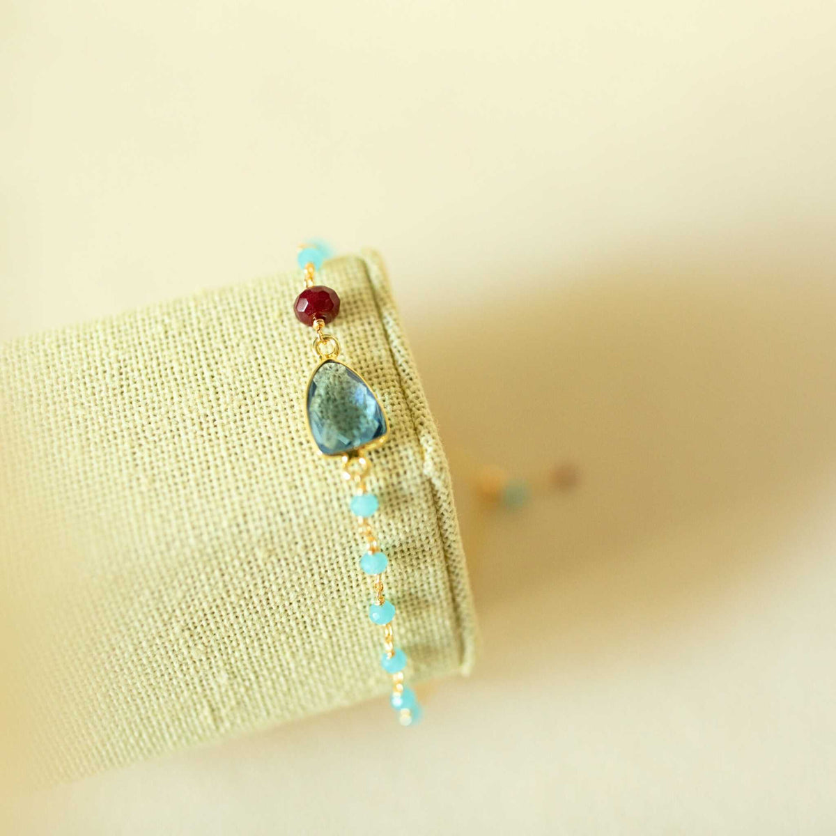 London Blue Quartz Gold Isla BraceletLightweight and timeless, our Isla Bracelet is made to be cherished and worn often—adding polish to everyday looks while elevating special moments. 
A modern classicBraceletsPARKEN JEWELRYVettedArcLondon Blue quartz