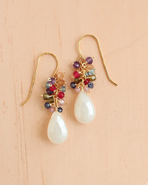 Rainbow Fringe Necklace &amp; Earring KitWe paired our delicate gemstone fringe necklace with a beautiful gemstone cluster earring. Save 10% when you buy both together.
Fringe Necklace is made with Peridot,Necklace/Earring KitPARKEN JEWELRYVettedArcRainbow Fringe Necklace