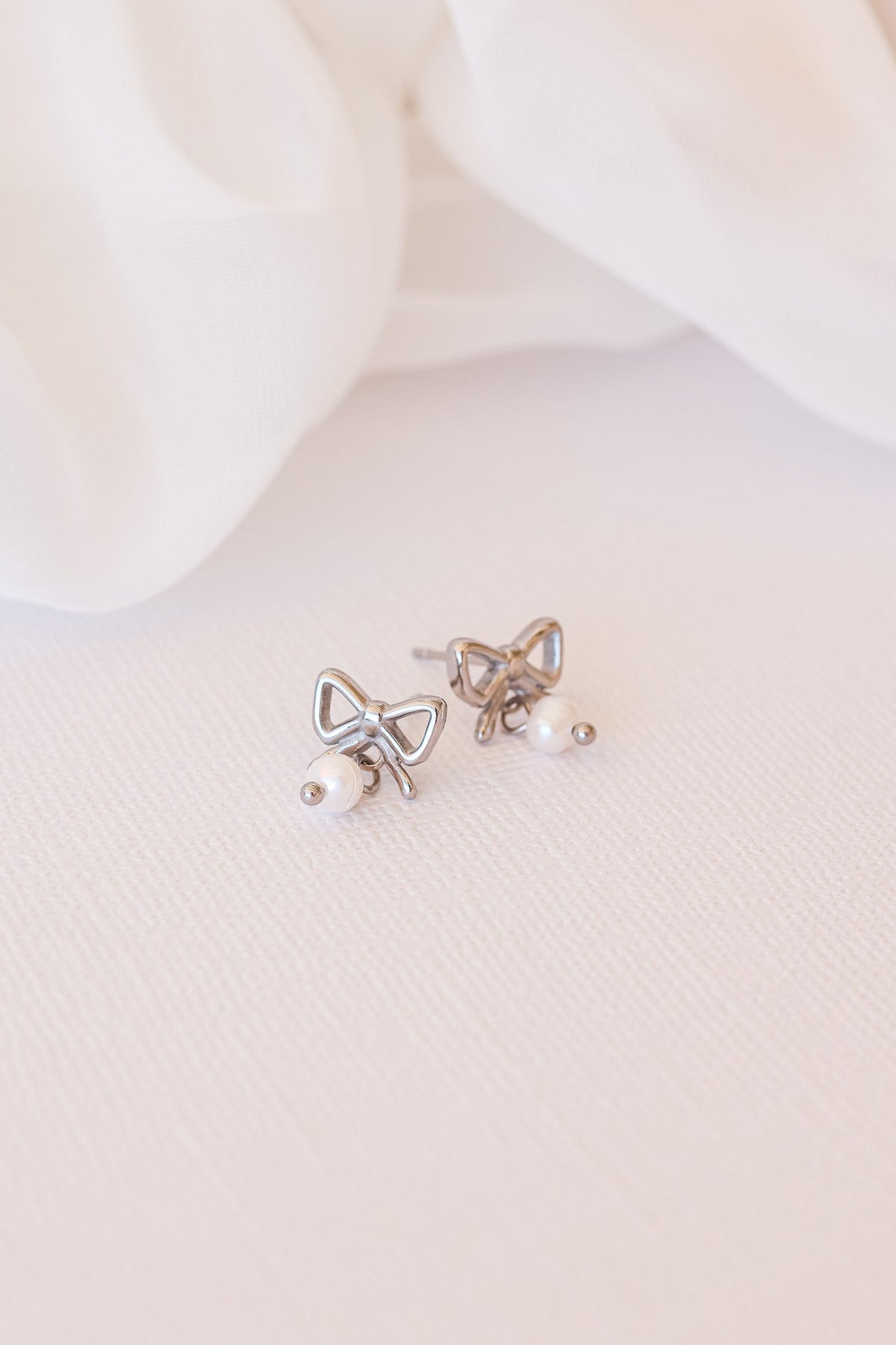 Jane Bow Earring