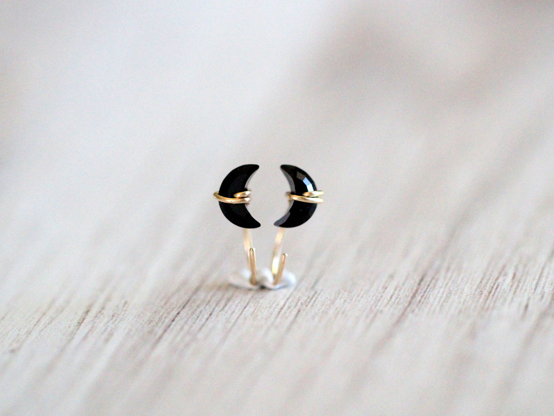 Moonbeam Hug Hoops - Black Agate