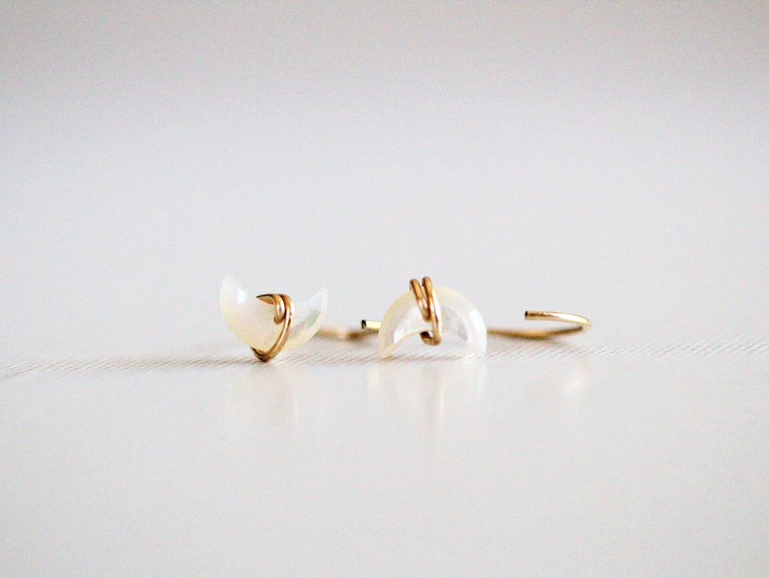 Moonbeam Hug Hoops - Mother of Pearl