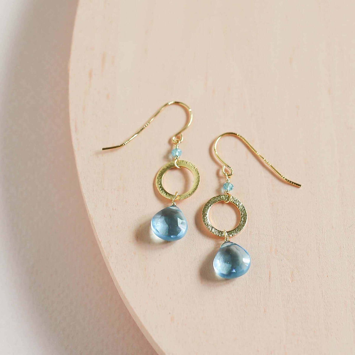 Aquamarine Quartz Airie EarringBeautiful and simple, these little gems will be your go-to earrings.
- Aquamarine Quartz gemstones- 1.5" long- French hooks- 14k gold plated fine .925 Italian sterliEarringsPARKEN JEWELRYVettedArcAquamarine Quartz earrings