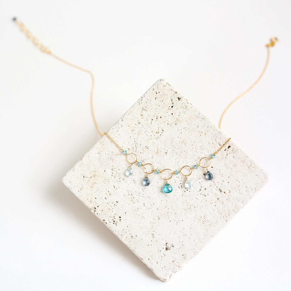Green Onyx Mini Sparkler NecklaceDelicate, handmade gemstone chain.
- Green Onyx gemstones- 16 - 18" long with 2" extender- Spring ring clasp- 14k gold plated fine Italian sterling silver- Gift boxeNecklacesPARKEN JEWELRYVettedArcGreen Onyx Mini Sparkler Necklace